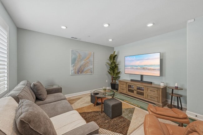 Building Photo - 2081 Acara Cir