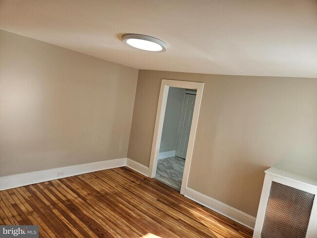 Foto del edificio - 334 N Market St