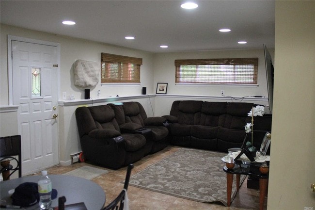 Building Photo - 315 Evelyn Ct