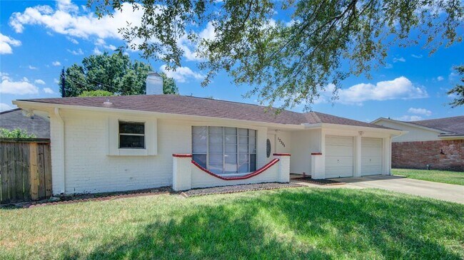 Building Photo - 12305 Shannon Hills Dr