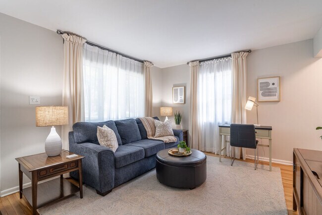 Foto del edificio - 1021 Carlisle Ave