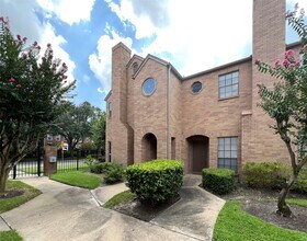Building Photo - 3300 Bellefontaine