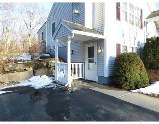 Primary Photo - 4 Shady Brook Ln