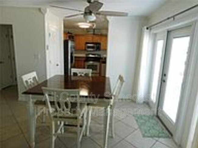 Building Photo - 5196 Beach Dr SE