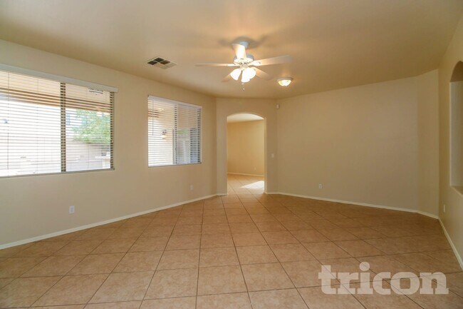 Building Photo - 4325 N 125th Ave