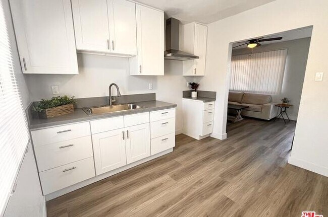 Building Photo - 4416 S San Pedro St