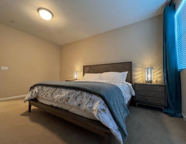 Foto del edificio - Private, spacious condo available for rent off of Broad Street