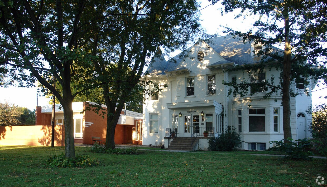 Foto principal - 4211 Grand Ave