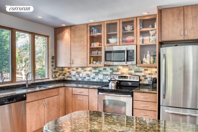 Foto del edificio - 41 Hawthorne Rd