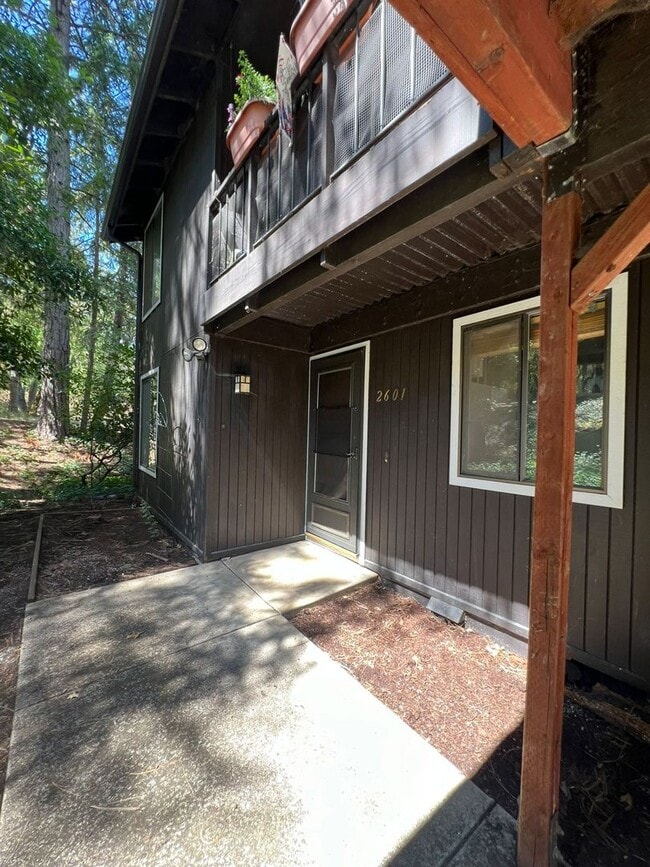 Building Photo - 2601 Woodstone Pl