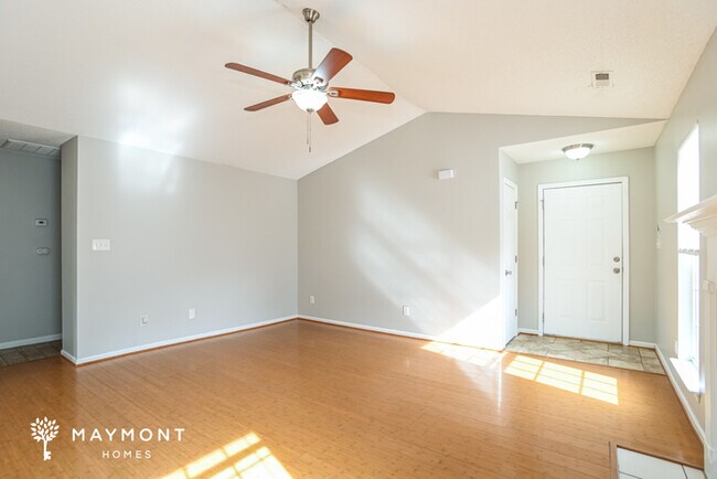 Foto del edificio - 2428 Fairstone Ave