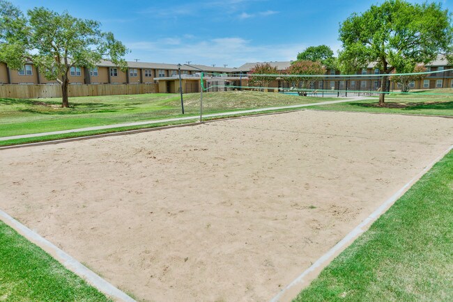 Somerset SquareALL BILLS PAID Apartments Lubbock, TX