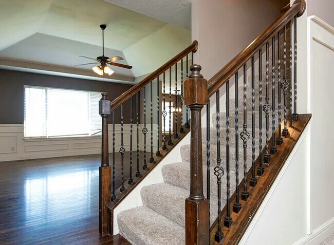 Foto del edificio - Beautiful 4 bedroom house with privacy fen...