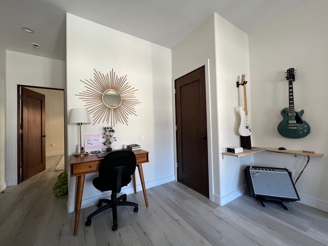 Foto del edificio - 206 S Fuller Ave