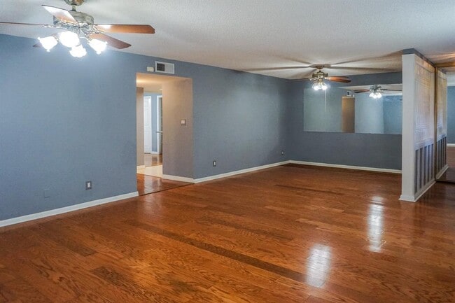 Building Photo - 10526 Hammerly Blvd