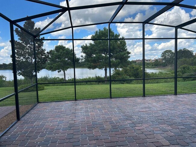 Foto del edificio - 2045 Lakeside Ave