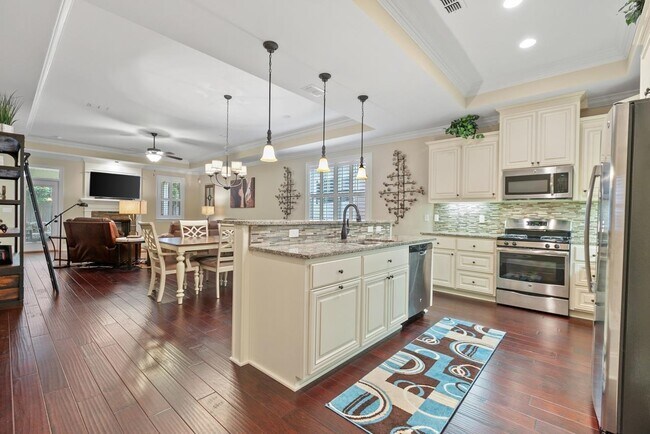 Building Photo - 5832 Bascom Dr
