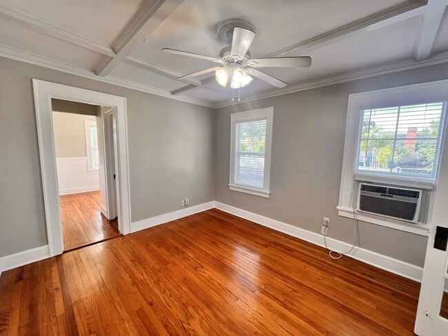 Building Photo - 617 N Hyer Ave