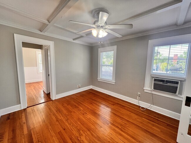 Foto del edificio - 617 N Hyer Ave