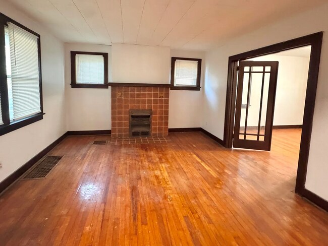 Foto del edificio - 1242 Justine St