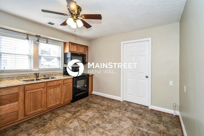 Building Photo - 4 Bedroom Pet-Friendly Home in Louisville,...