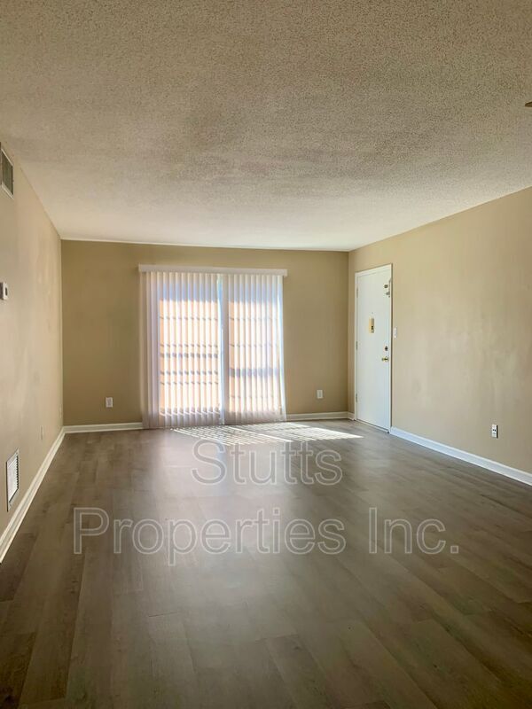 Foto del edificio - 1975 Darby Dr