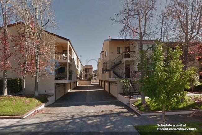 Building Photo - Unit 10