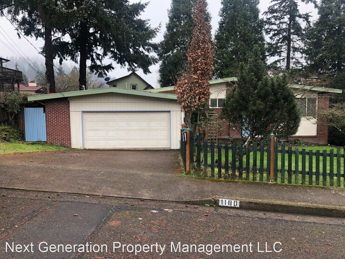 Primary Photo - 4 br, 2 bath House - 1180 E. 37th Ave.