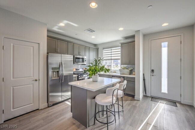 Building Photo - 9458 Pandora Vly Ave