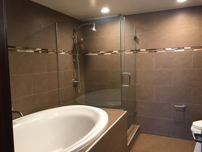 Building Photo - 420 E Las Tunas Dr