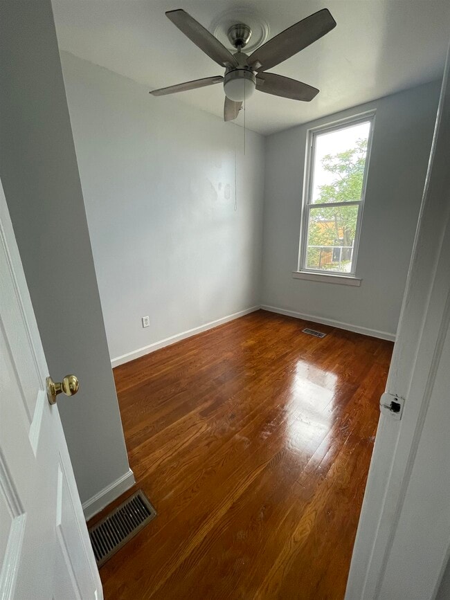 Building Photo - 355 Liberty Ave