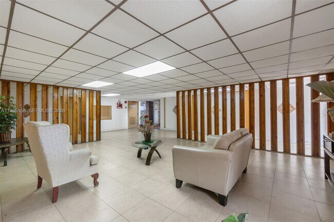 Foto del edificio - 6130 W 19th Ave