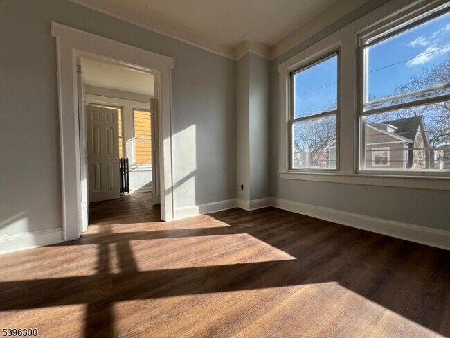 Foto del edificio - 55 Schley St