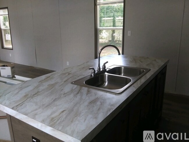 Building Photo - 152 Briar Patch Cir