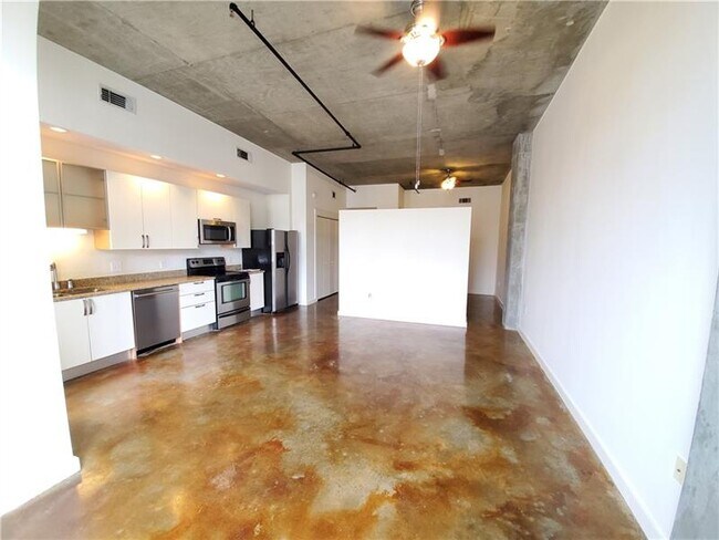 Foto del edificio - 245 North Highland Avenue Northeast