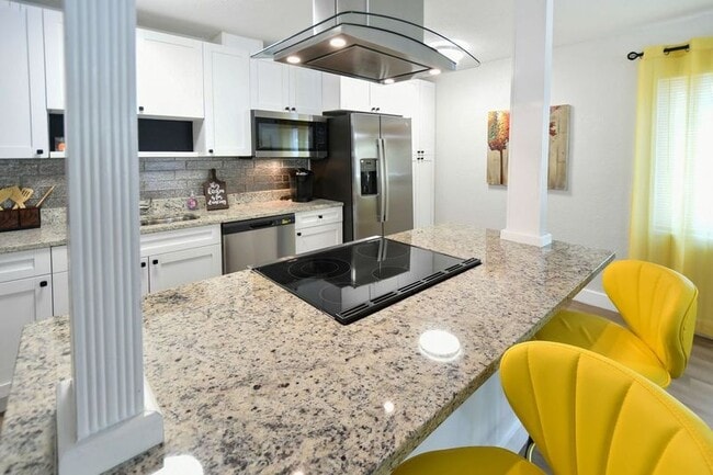 Kitchen - 418 40th Ave S