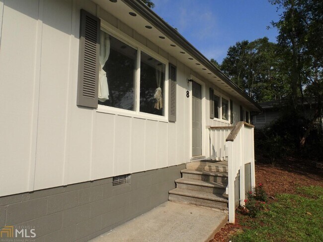 Building Photo - 8 Bailey Dr