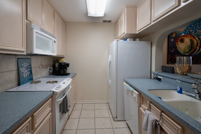 Foto del edificio - 13969 Ports O Call Dr