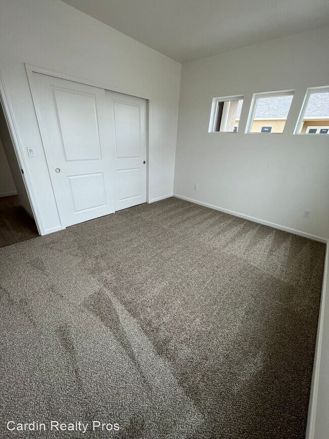 Building Photo - 3 br, 2 bath House - 1332 Serenity Fernley