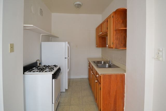 Foto del edificio - 2226 W Wilson Ave