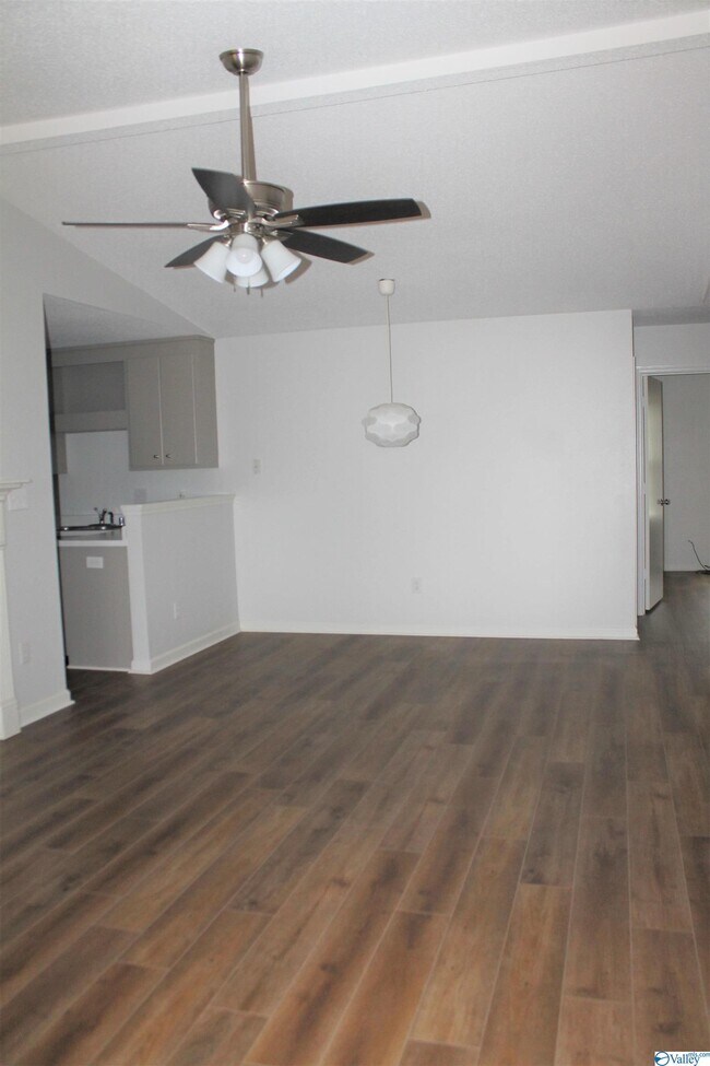 Building Photo - 126 N W Sugar Bluff Ln