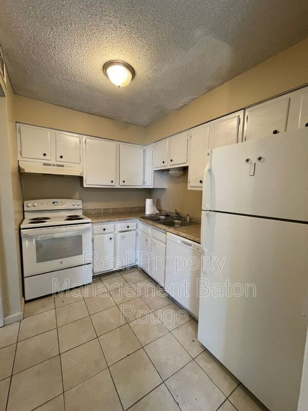 Primary Photo - 4152 Southpark Dr