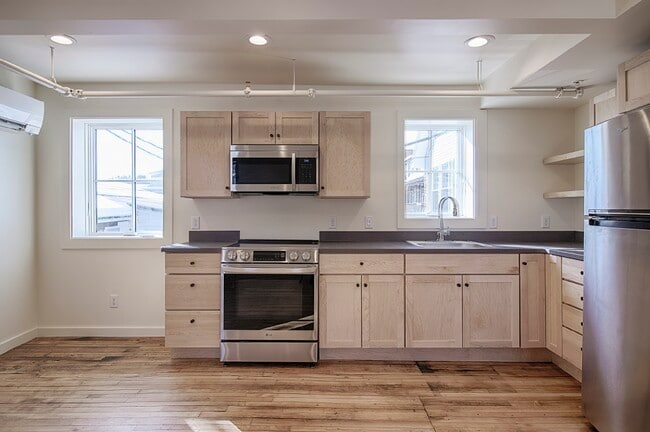 Building Photo - 79 N Main St