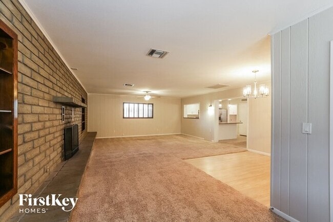 Building Photo - 617 W Riviera Dr