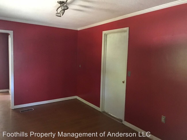 Building Photo - 3 br, 1 bath House - 714 W Franklin St