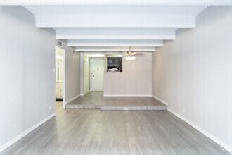 1BR, 1BA - 688SF - The Paramount