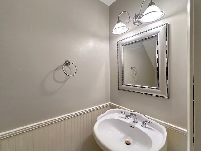 Building Photo - HALF-OFF APPLICATION FEES! $200 OFF FIRST ...
