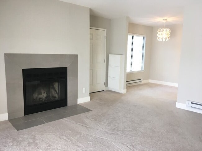 Building Photo - Charming One Bedroom in Cove at Marina Bay