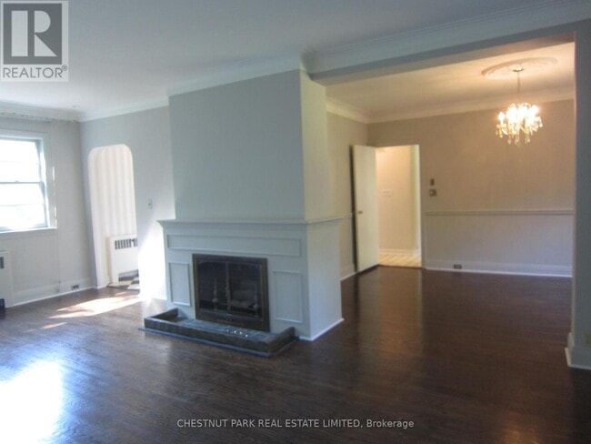 Building Photo - 180 Strathgowan Ave
