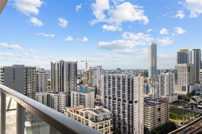 Foto del edificio - 1111 SW 1st Ave